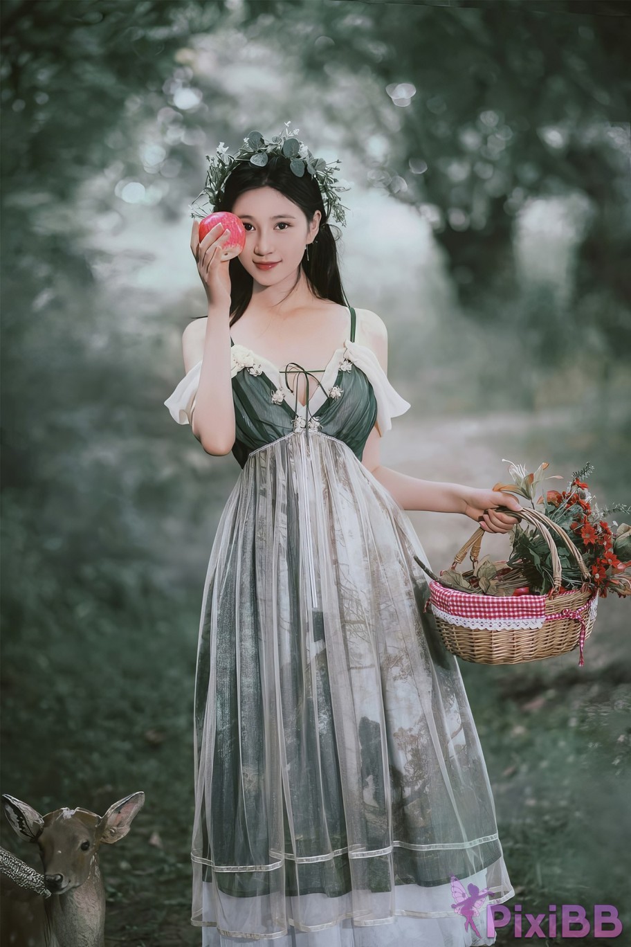 Coser Nnian Alice in Wonderland PixiBB.COM 001