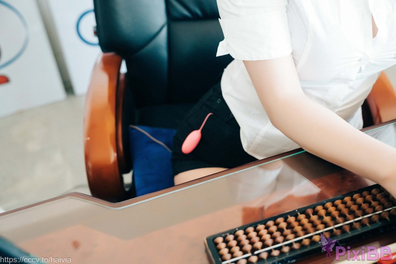 Loozy Zia Female Employee PixiBB.COM 051