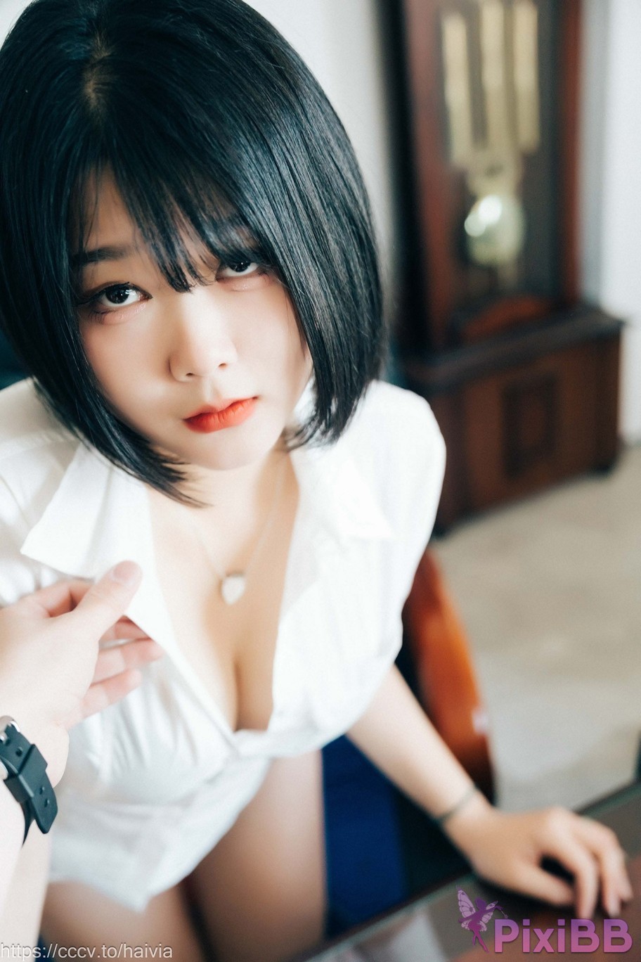 Loozy Zia Female Employee PixiBB.COM 055