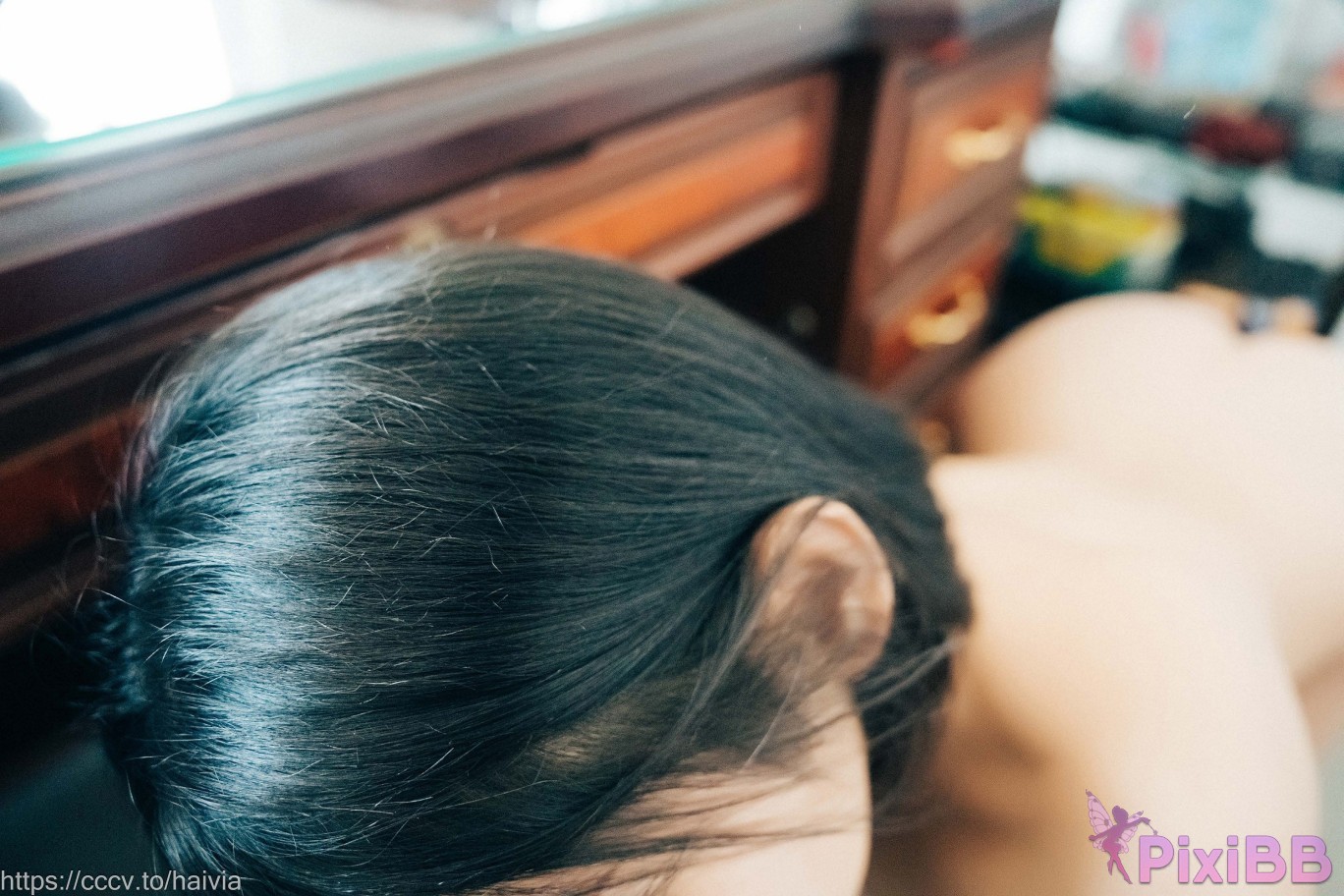 Loozy Zia Female Employee PixiBB.COM 092