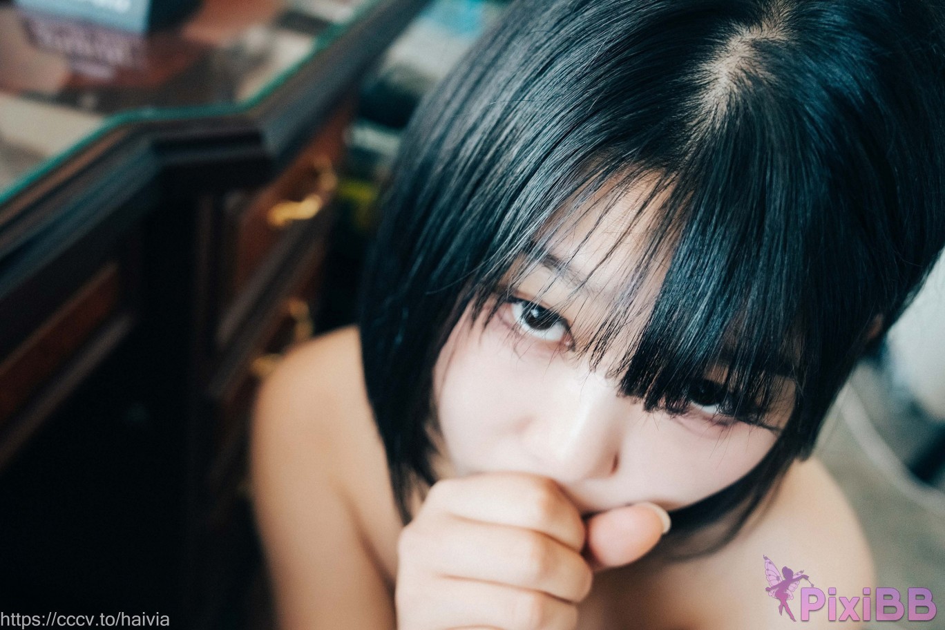 Loozy Zia Female Employee PixiBB.COM 097