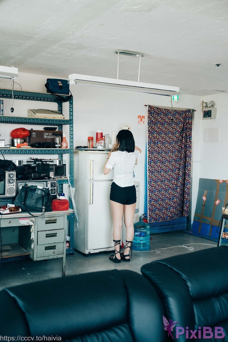 Loozy Zia Female Employee PixiBB.COM 101