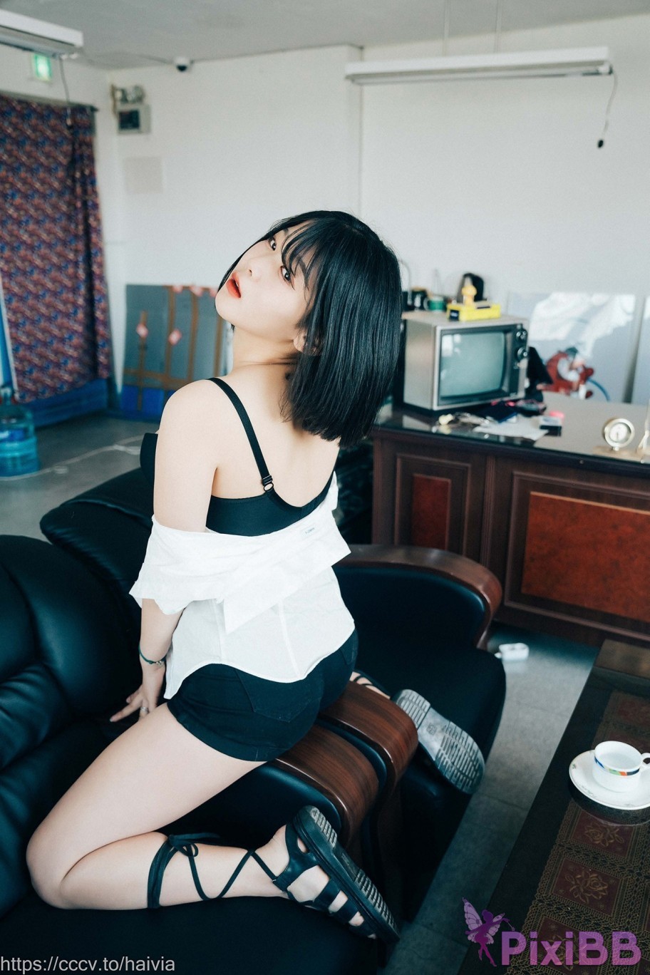 Loozy Zia Female Employee PixiBB.COM 112