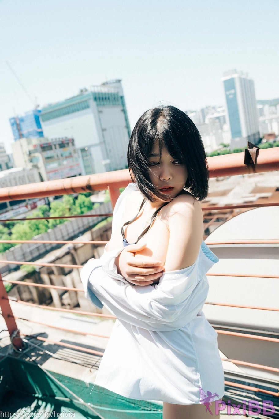 Loozy Zia Female Employee PixiBB.COM 143