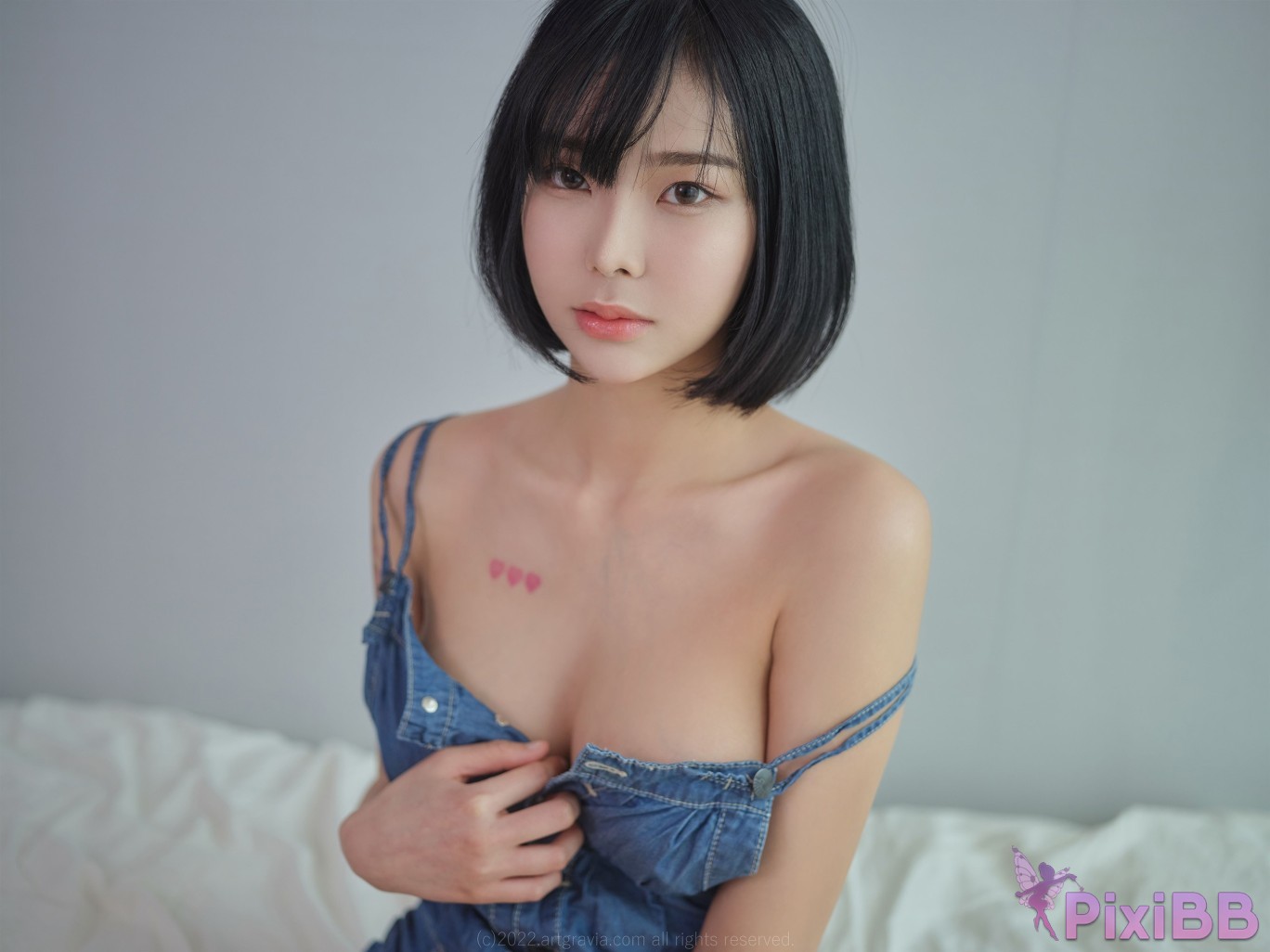 AG.402 Mina PixiBB.COM 001