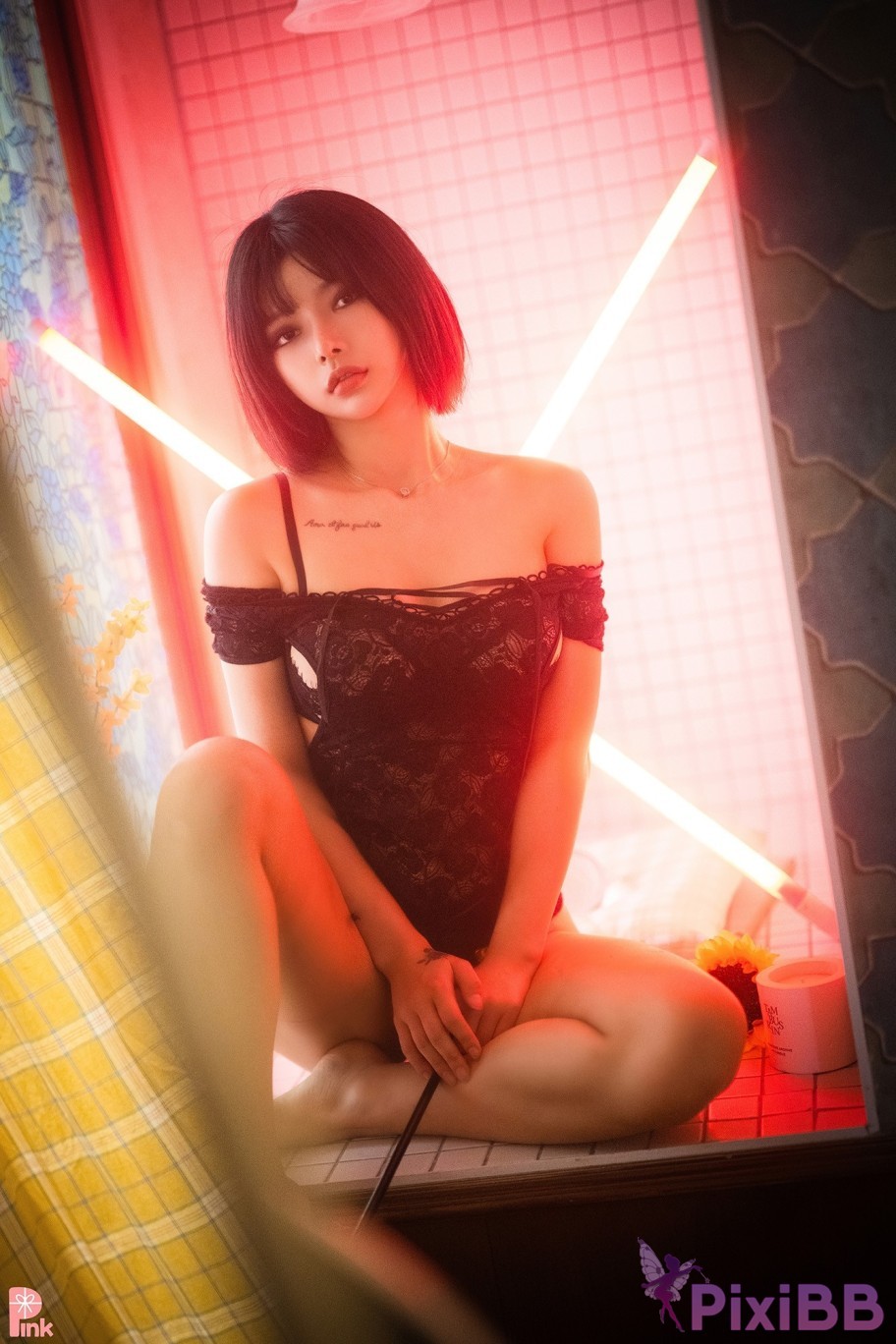 PINK U.Hwa Mood Black PixiBB.COM 037