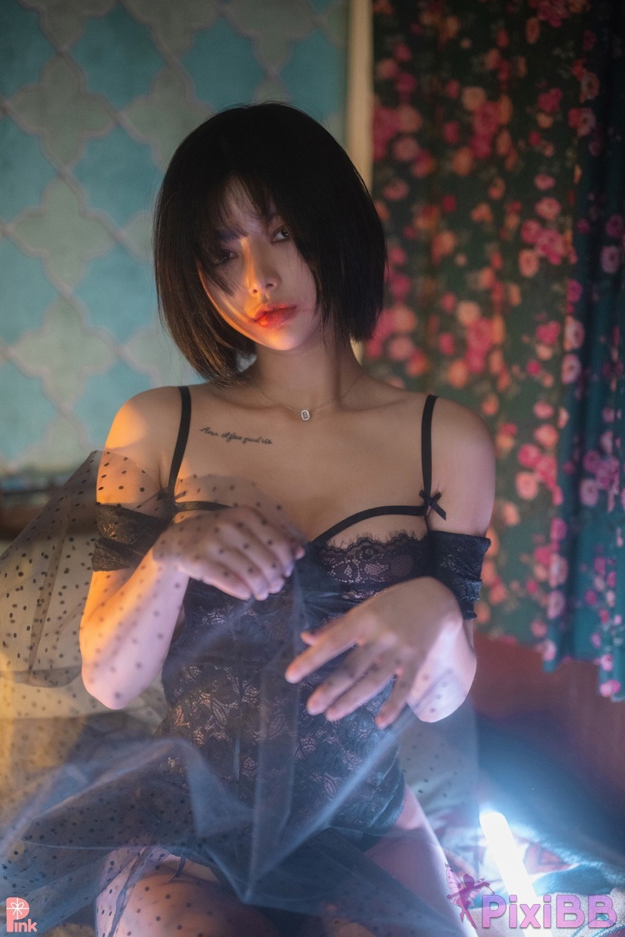 PINK U.Hwa Mood Black PixiBB.COM 059