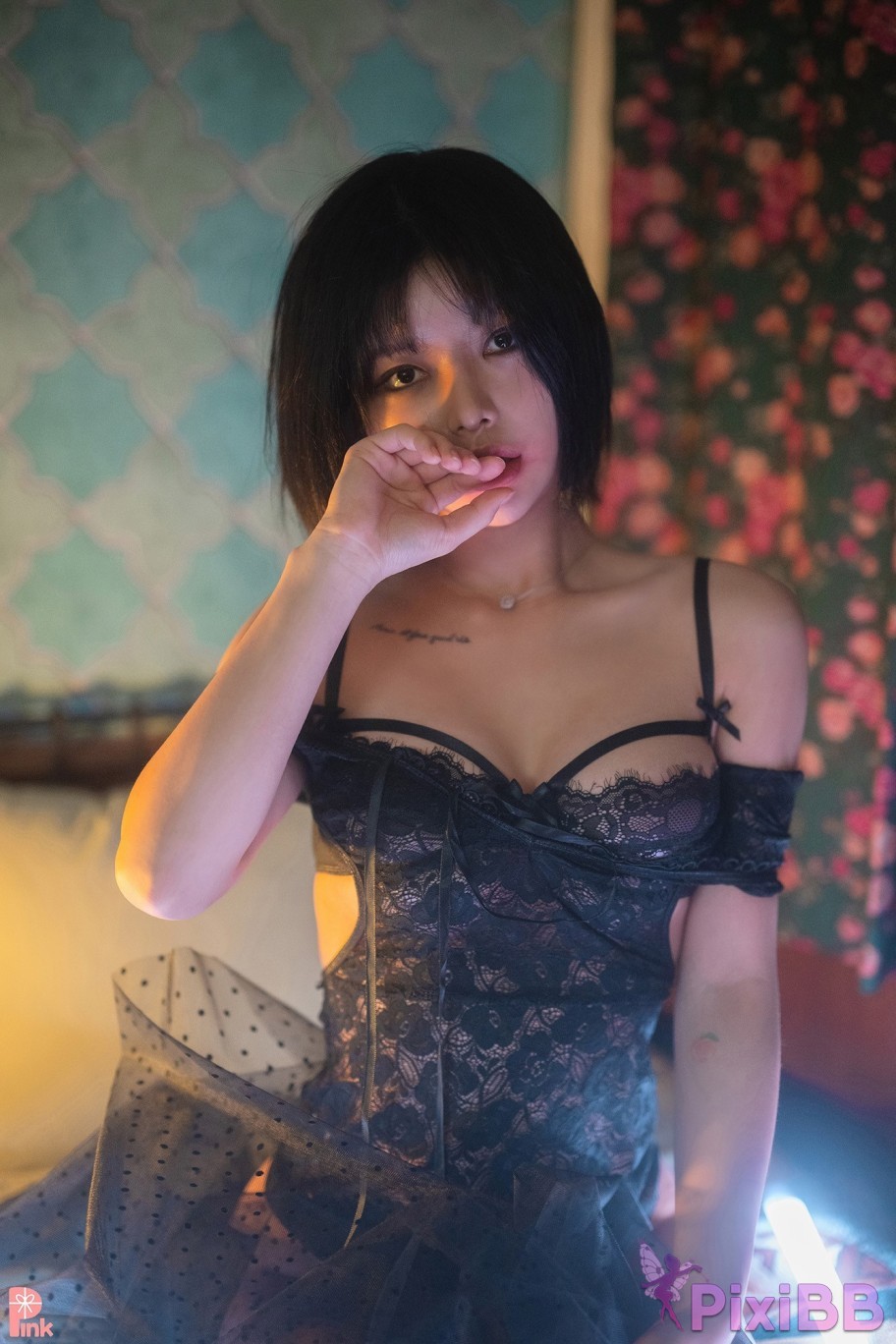 PINK U.Hwa Mood Black PixiBB.COM 060