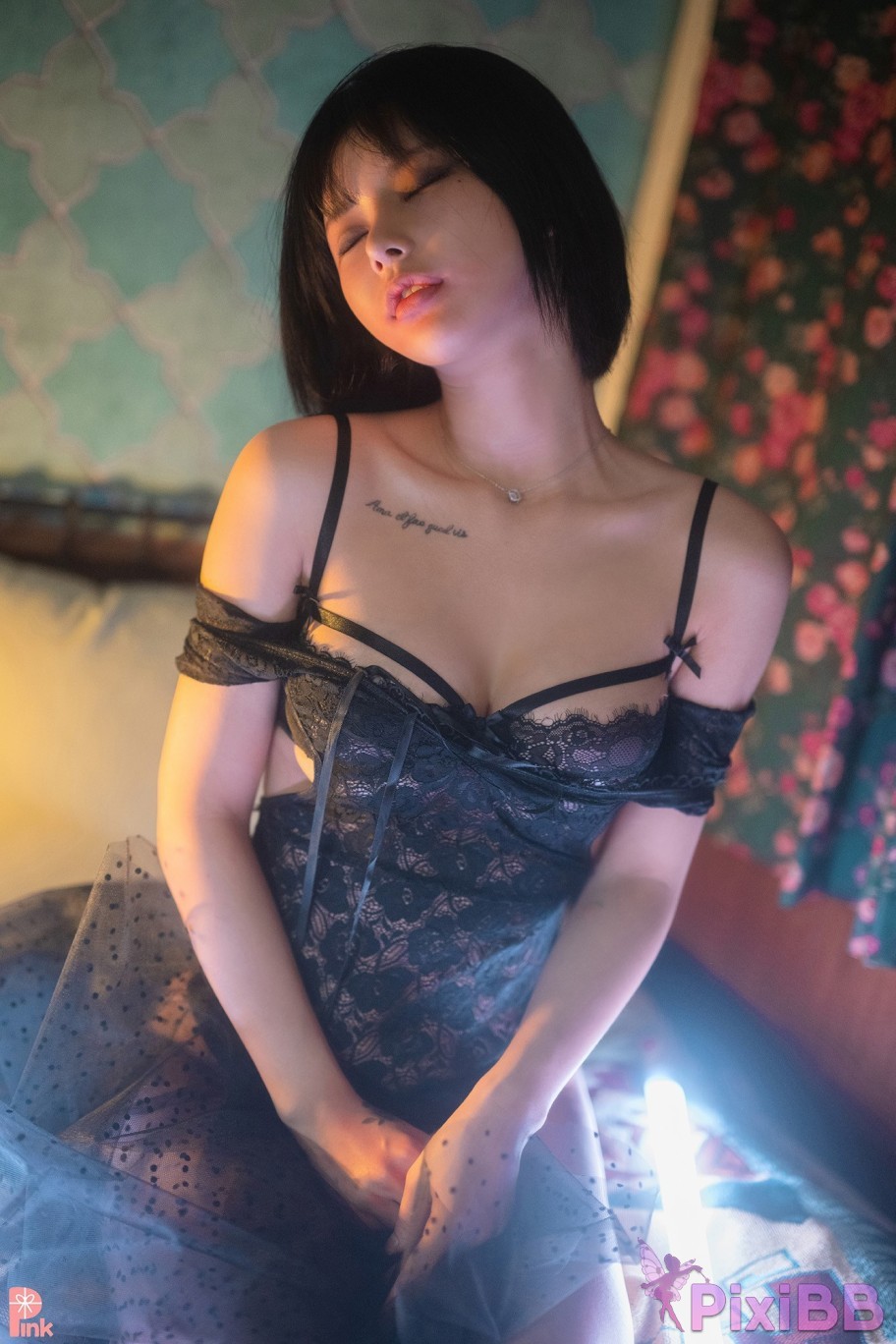 PINK U.Hwa Mood Black PixiBB.COM 065