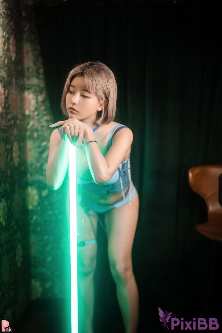 PINK U.Hwa Secret Present No.02 PixiBB.COM 001