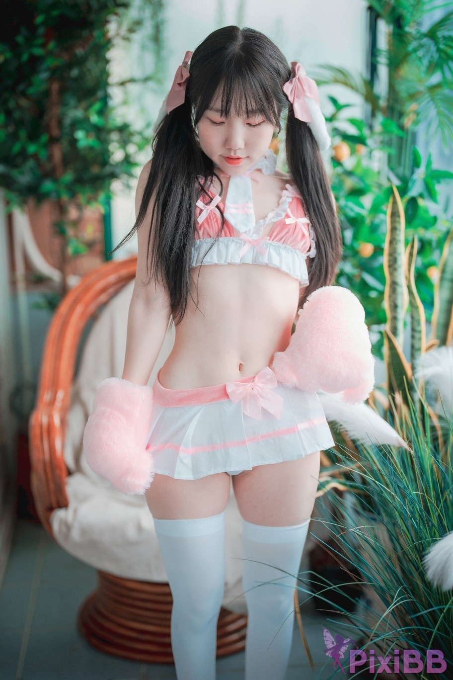 DJAWA Photo Yeri Home Sweet Hare PixiBB.COM 002