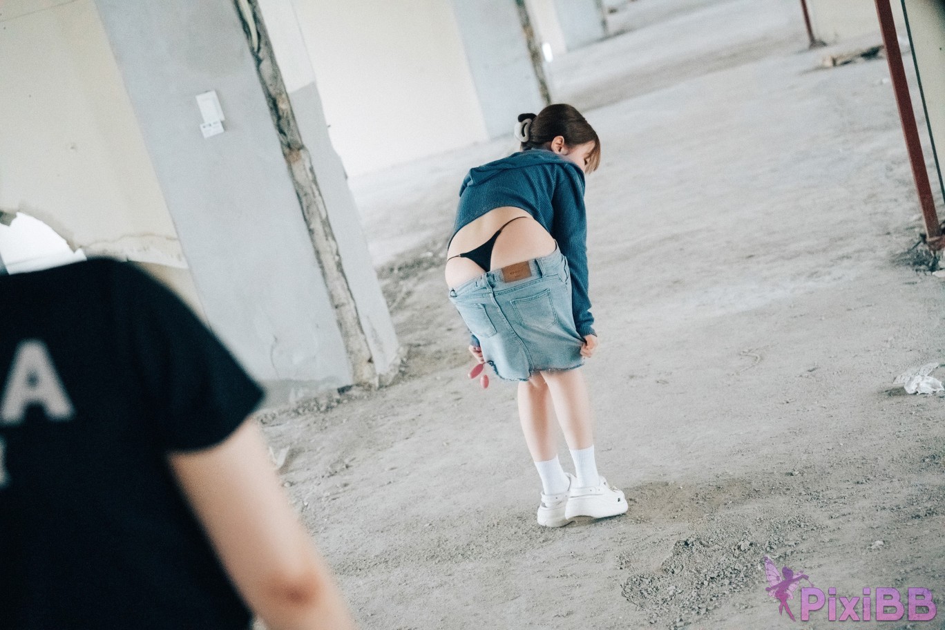 Loozy Yeri Enjoying Outdoor PixiBB.COM 049