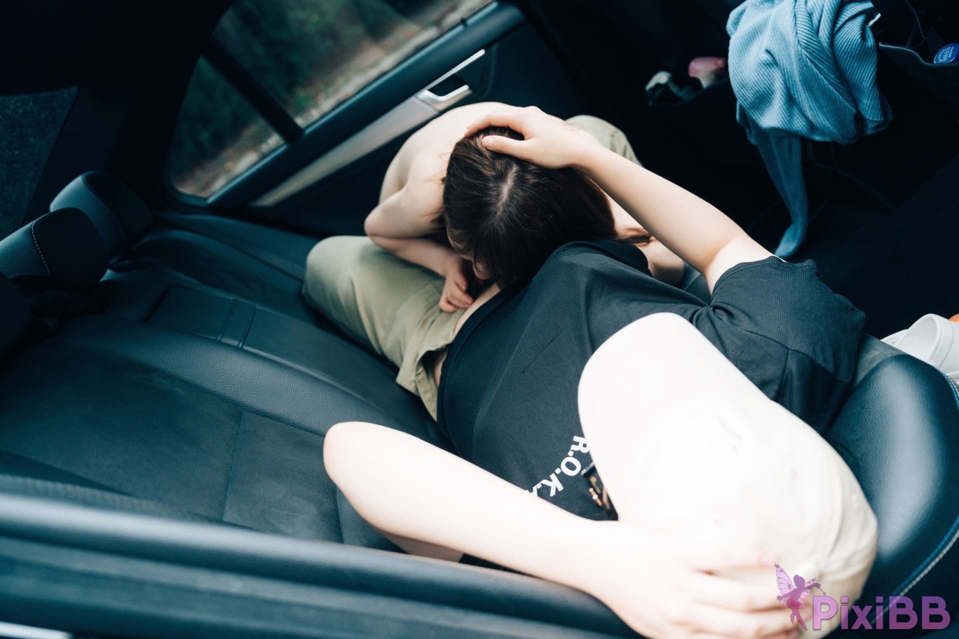 Loozy Yeri Enjoying Outdoor PixiBB.COM 100