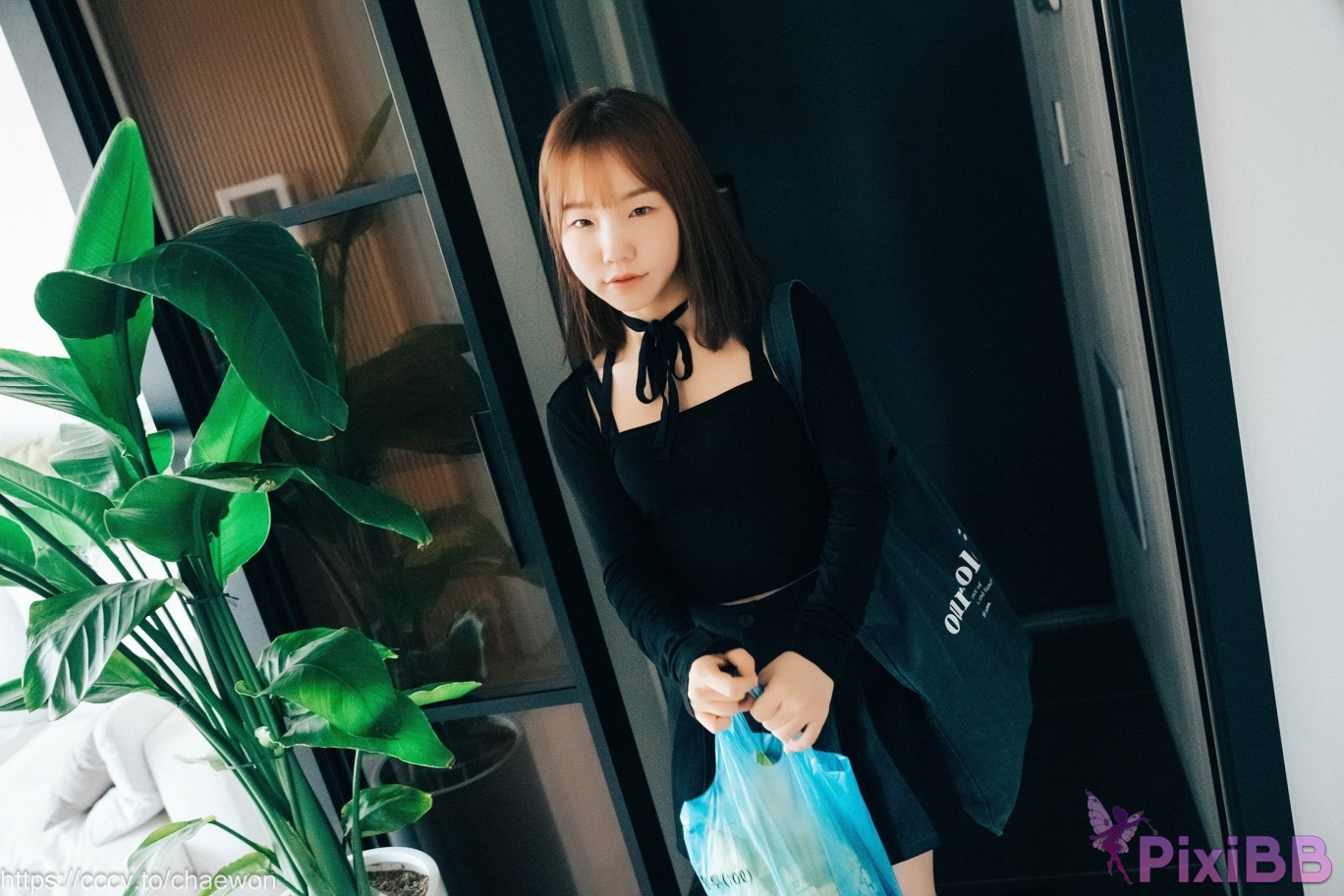 Loozy Yeri Visitor PixiBB.COM 002