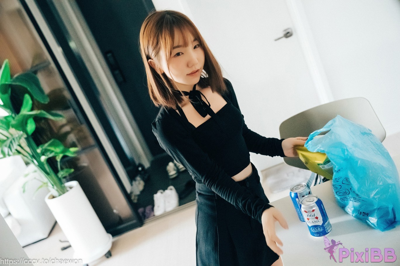 Loozy Yeri Visitor PixiBB.COM 004