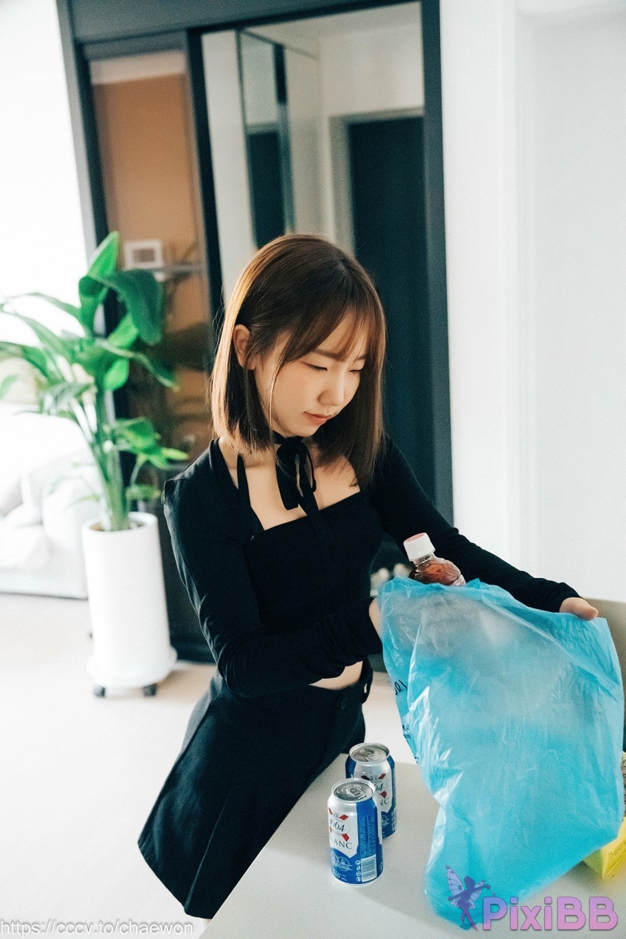 Loozy Yeri Visitor PixiBB.COM 005