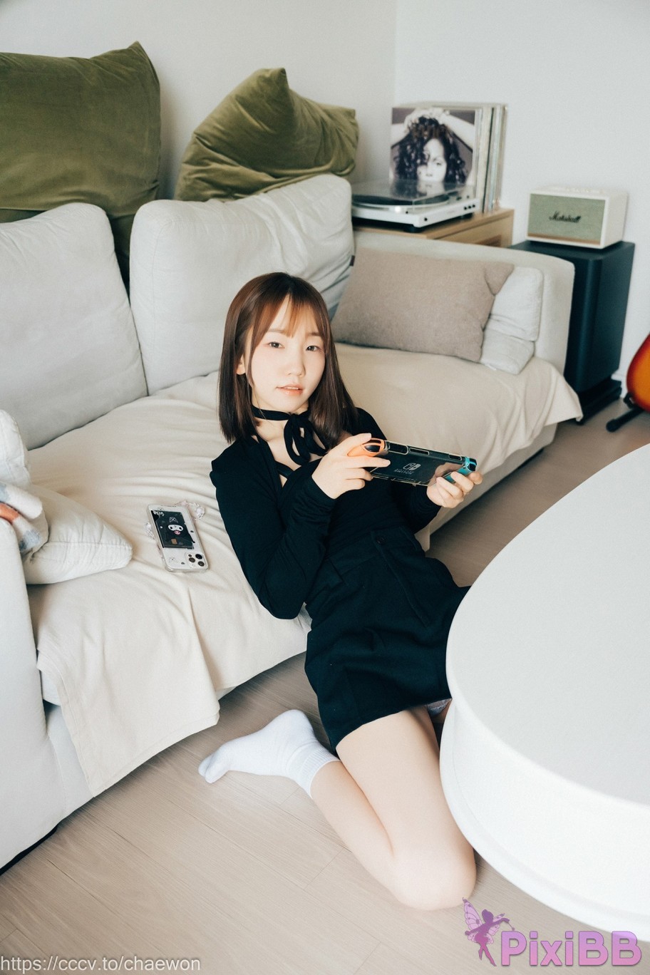 Loozy Yeri Visitor PixiBB.COM 018