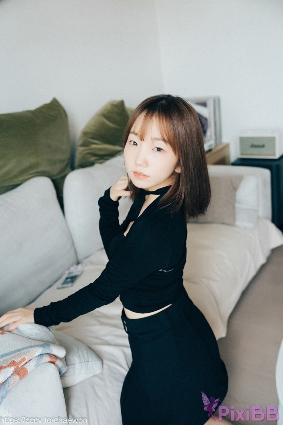 Loozy Yeri Visitor PixiBB.COM 024