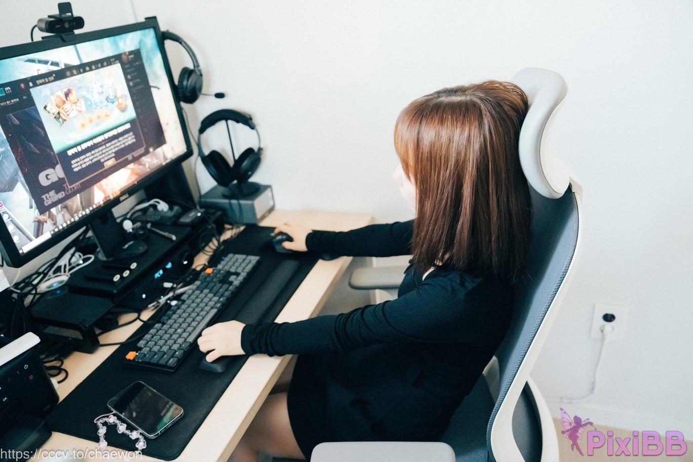 Loozy Yeri Visitor PixiBB.COM 029