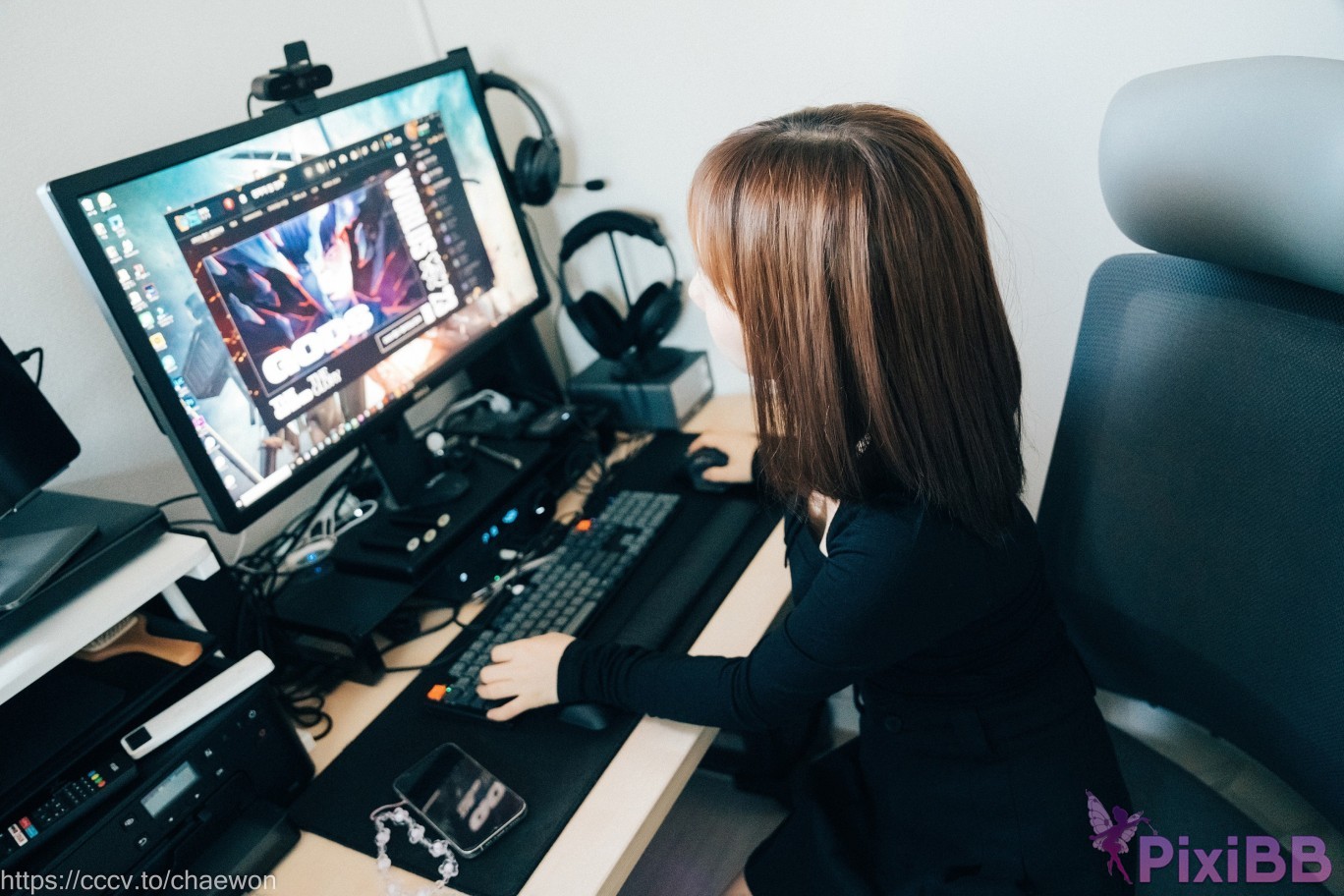 Loozy Yeri Visitor PixiBB.COM 030