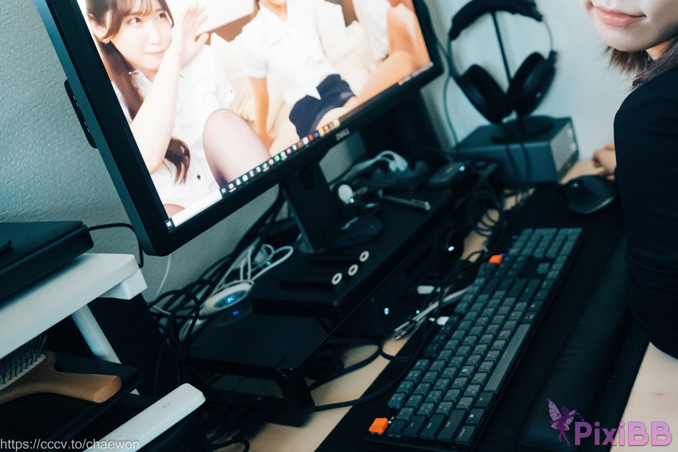 Loozy Yeri Visitor PixiBB.COM 034