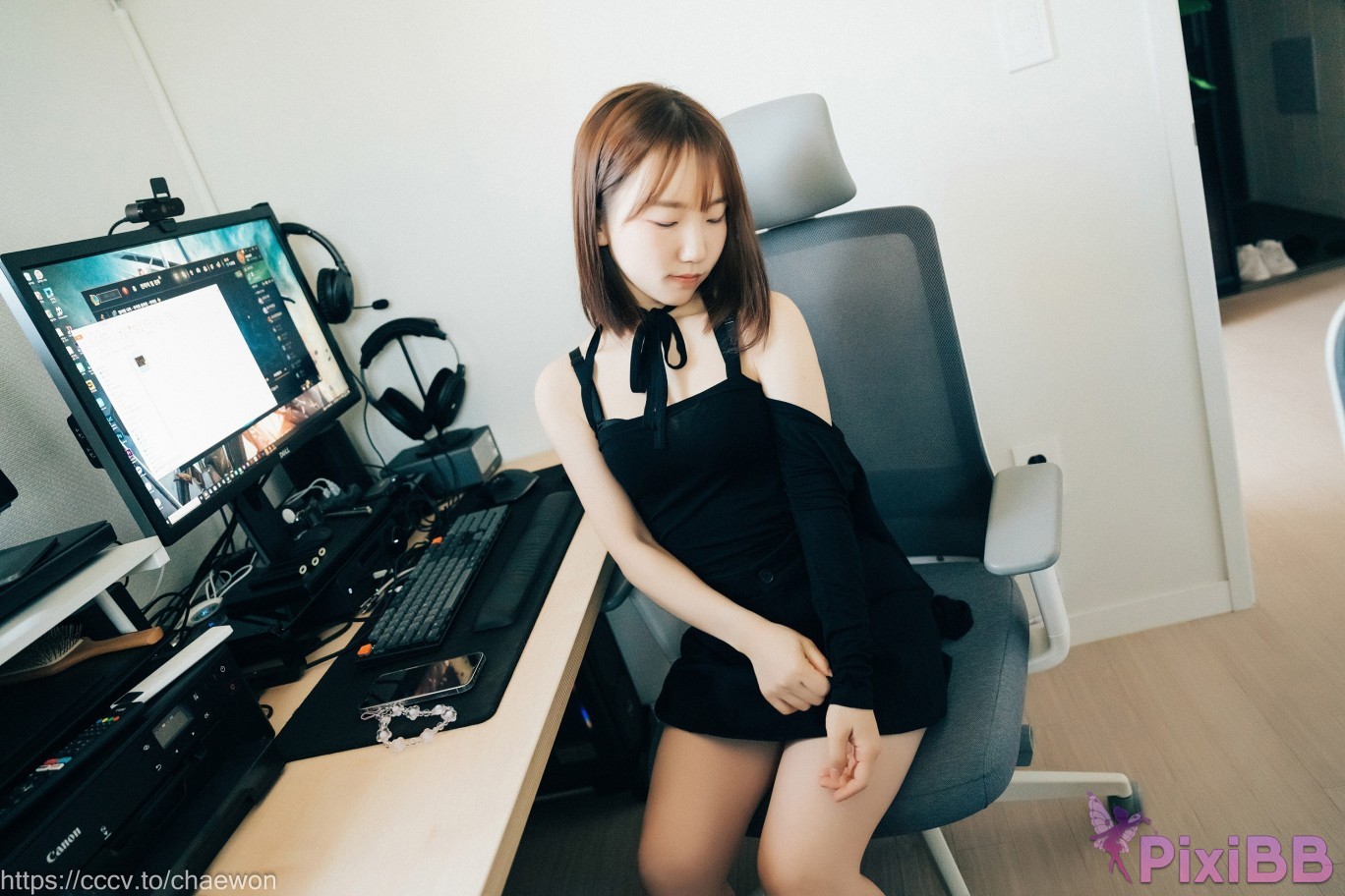 Loozy Yeri Visitor PixiBB.COM 039