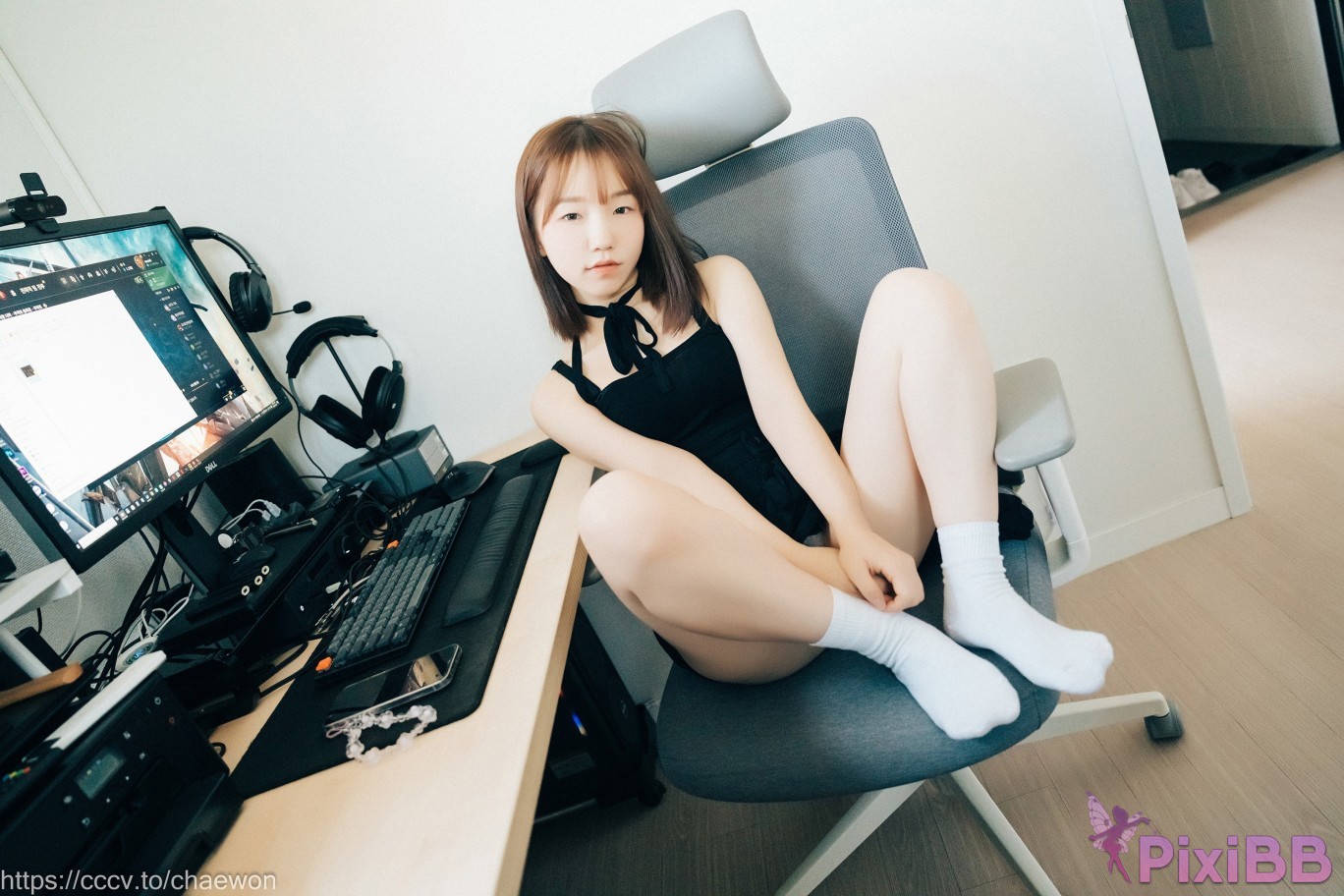 Loozy Yeri Visitor PixiBB.COM 040