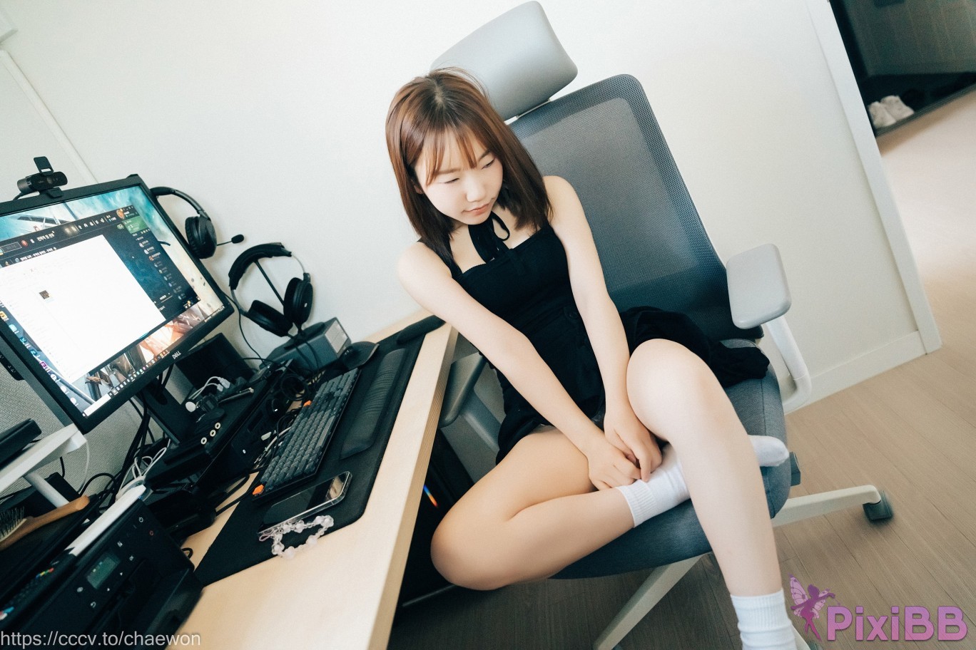 Loozy Yeri Visitor PixiBB.COM 041