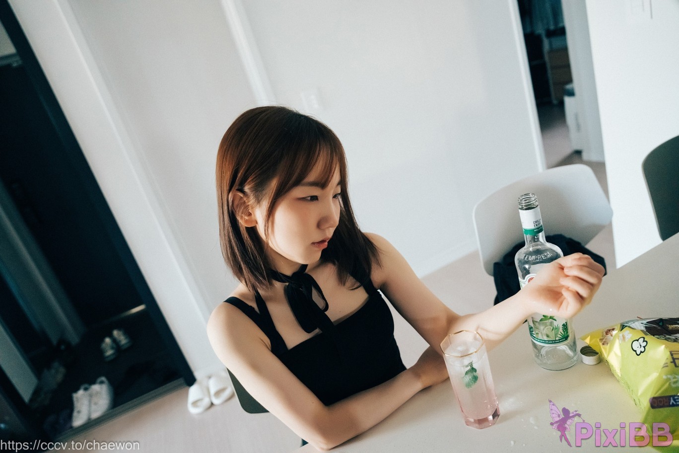 Loozy Yeri Visitor PixiBB.COM 045