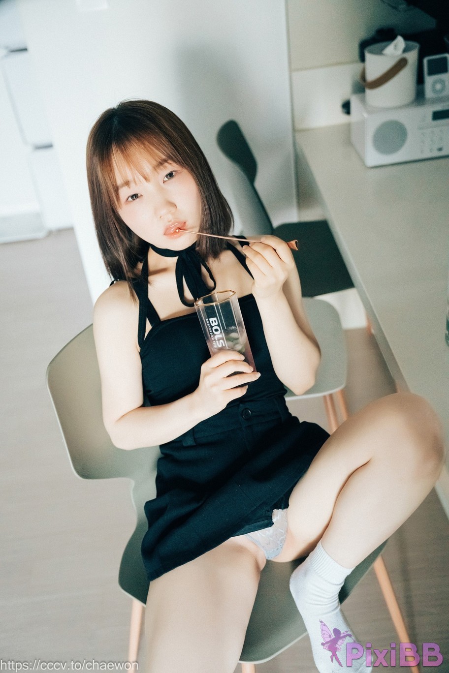 Loozy Yeri Visitor PixiBB.COM 055