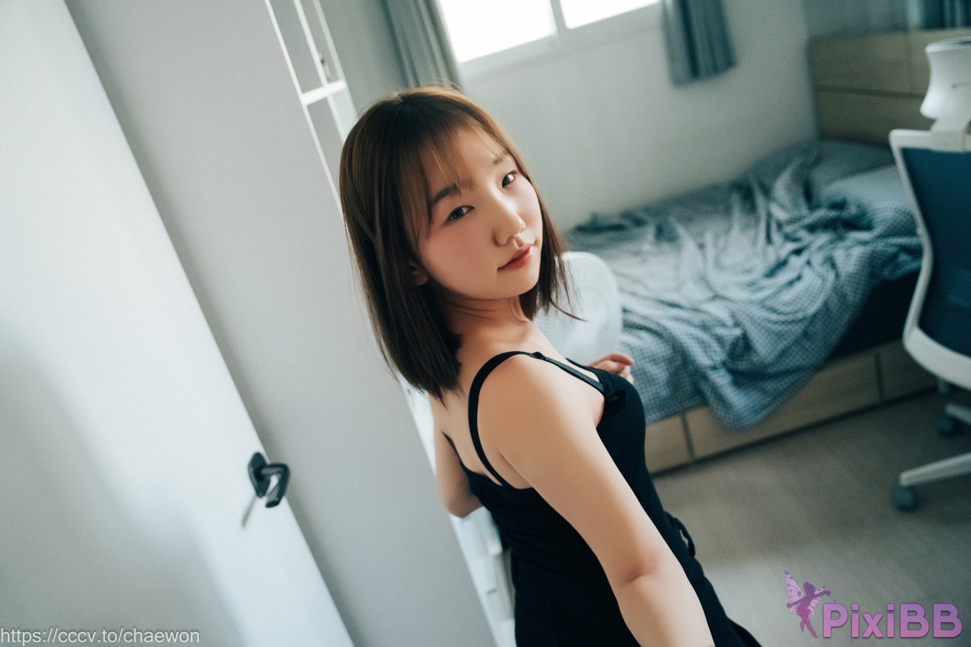 Loozy Yeri Visitor PixiBB.COM 086