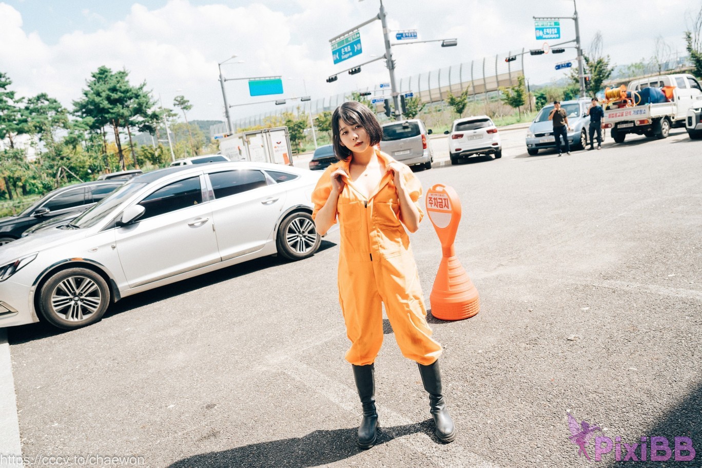 Loozy Zia Garage Girl PixiBB.COM 127