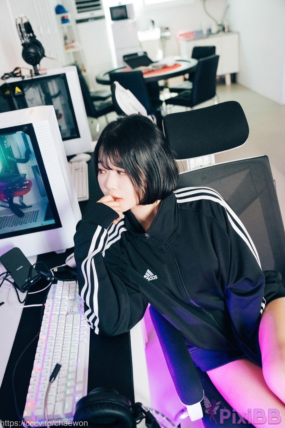 Loozy Zia PC Room With SP PixiBB.COM 016